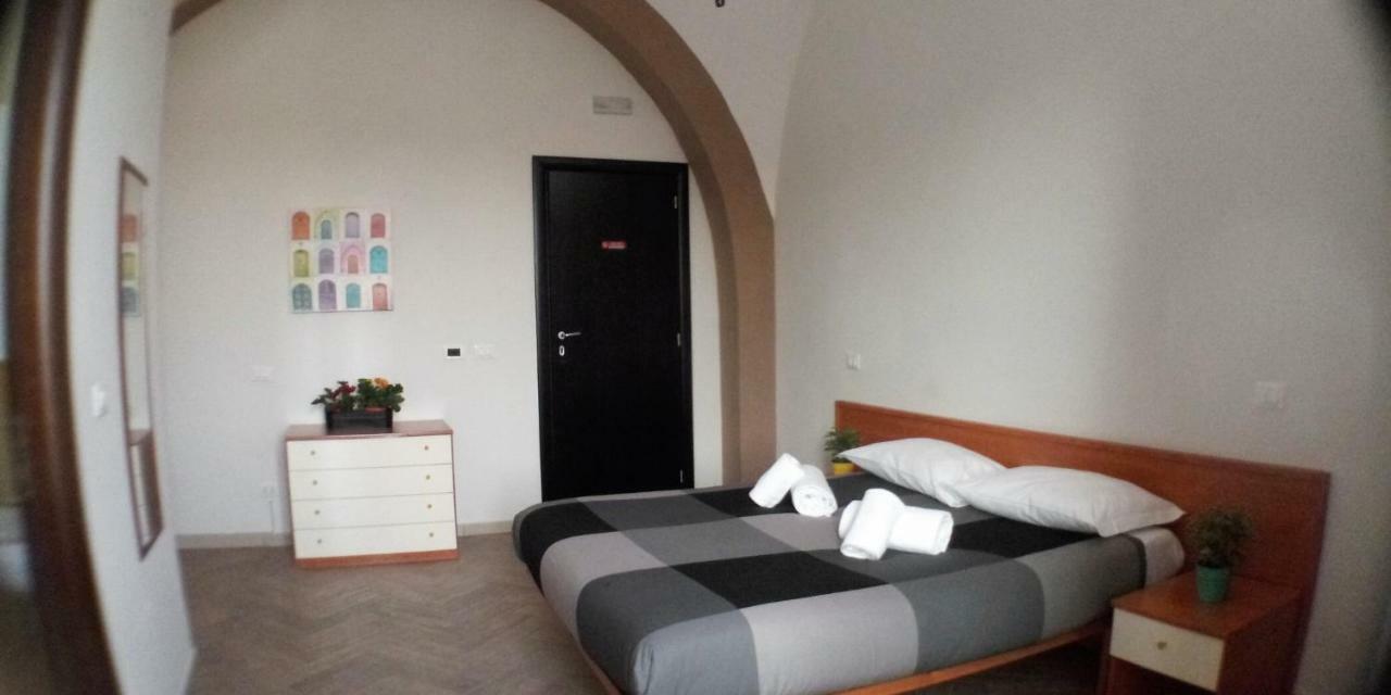 Le Scalette - Affittacamere Terracina Exterior photo